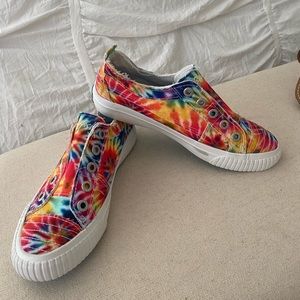 Darling multi colored sneakers slip on elastic bands inside . No need for laces